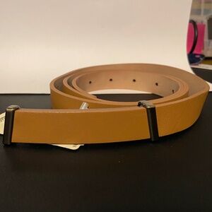 NWT AKRIS WOMEN'S TAN LEATHER SKINNY BUCKLE BELT